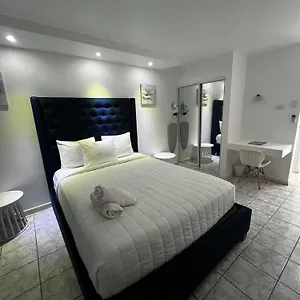 Douglas Highway Hotel Cabo Rojo