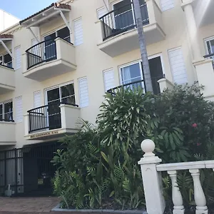 Vaucluse Aparthotel Cairns